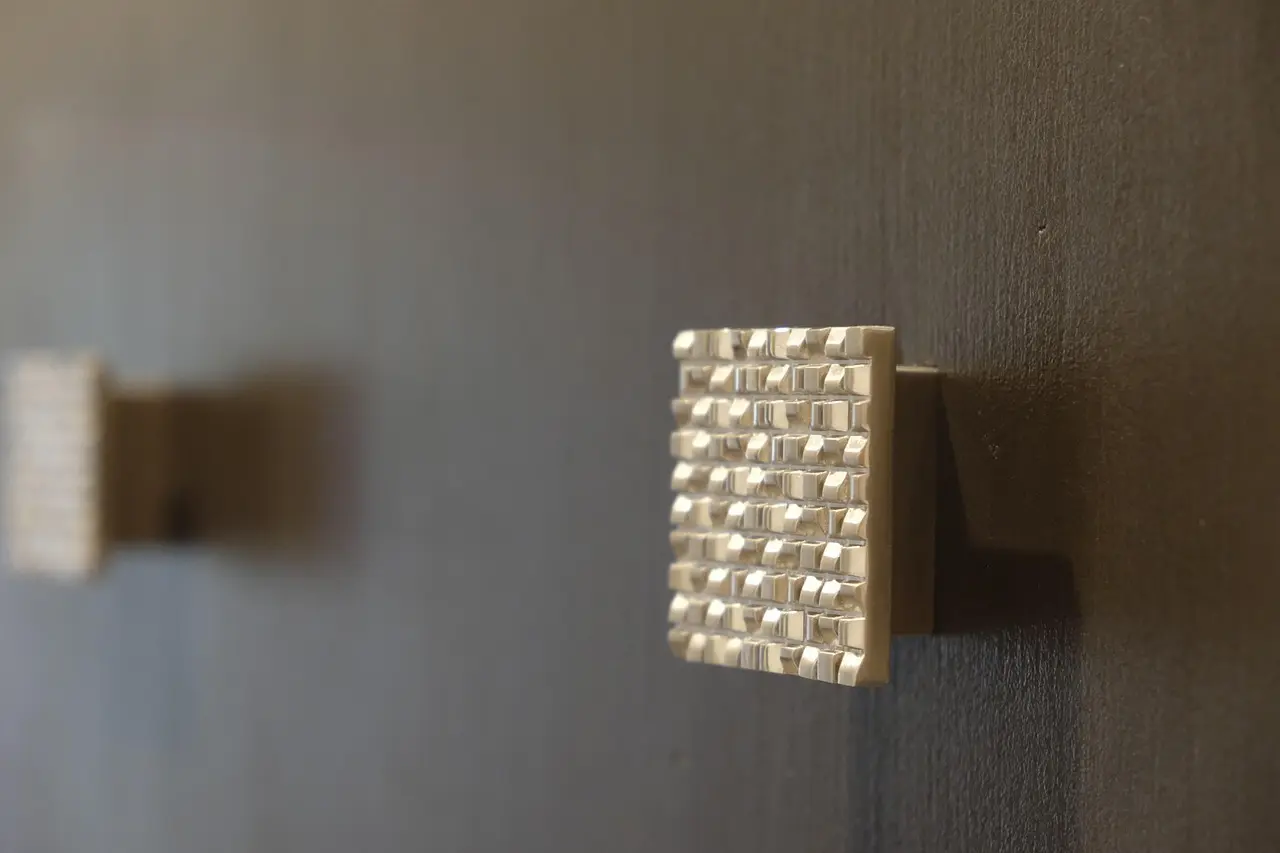 Vælg skydedøre til garderoben: mål og montering